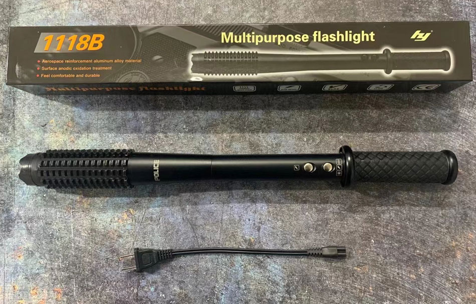 黑鹰1118B防身电棍