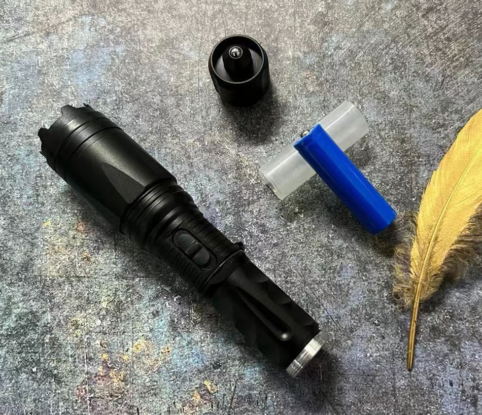 黑鹰X4防身电棒